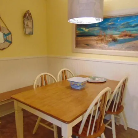 H13 Ocean Walk Resort 2Bdrm 2 Bath Downstairs Great Beds Great View And Always A Great Breeze